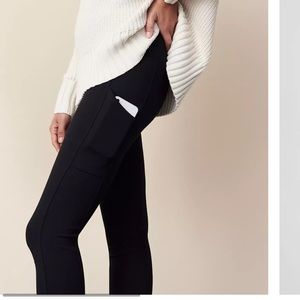 Lou and Grey (LOFT) Pocket Ponte Leggings | Black